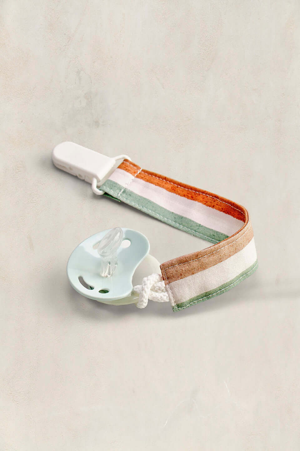 Chupetero Riviera Stripe · Personalizable y hecho a mano en España