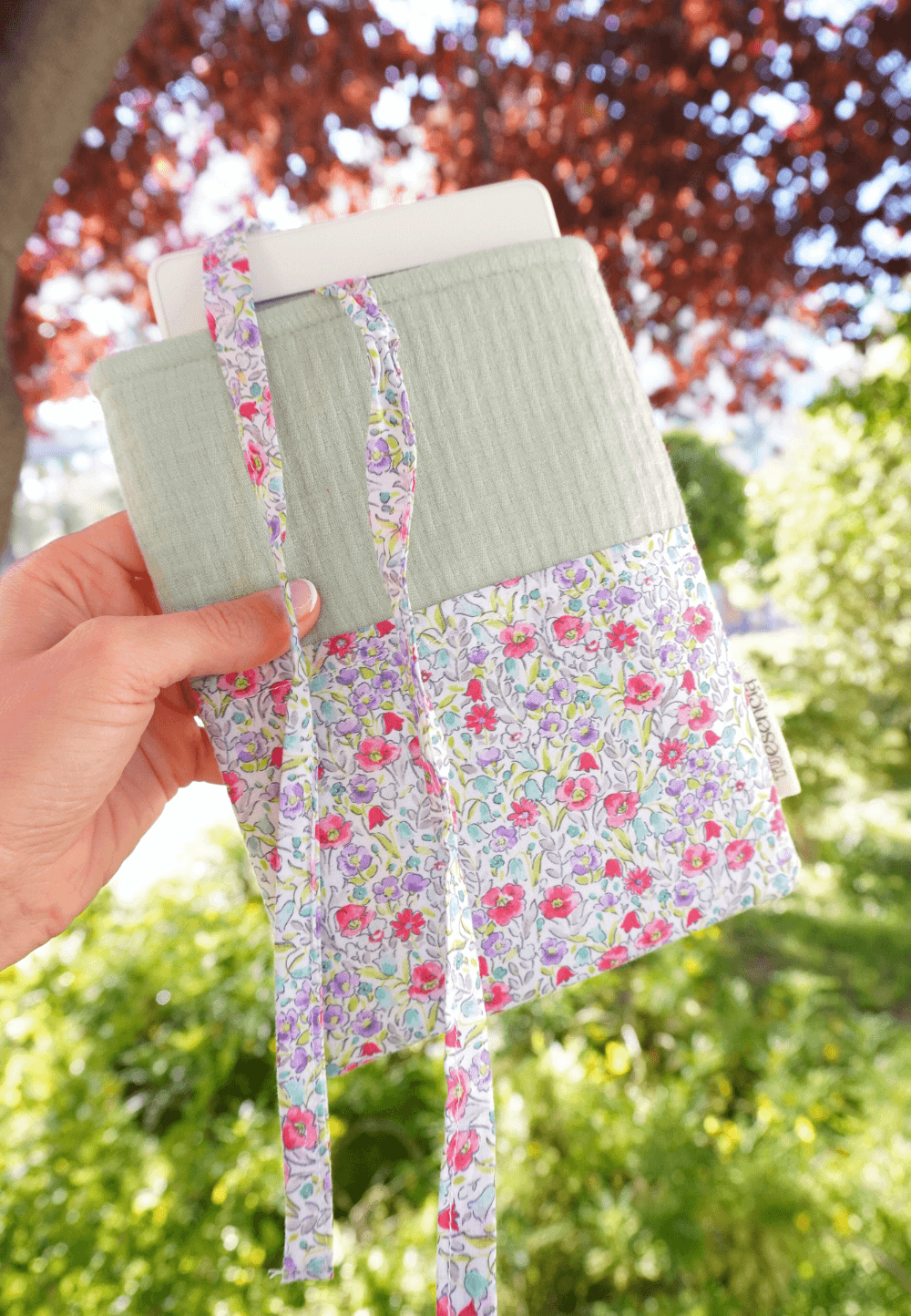 funda para ebook y kindle paperwhite acolchada y divertida con estampado floral