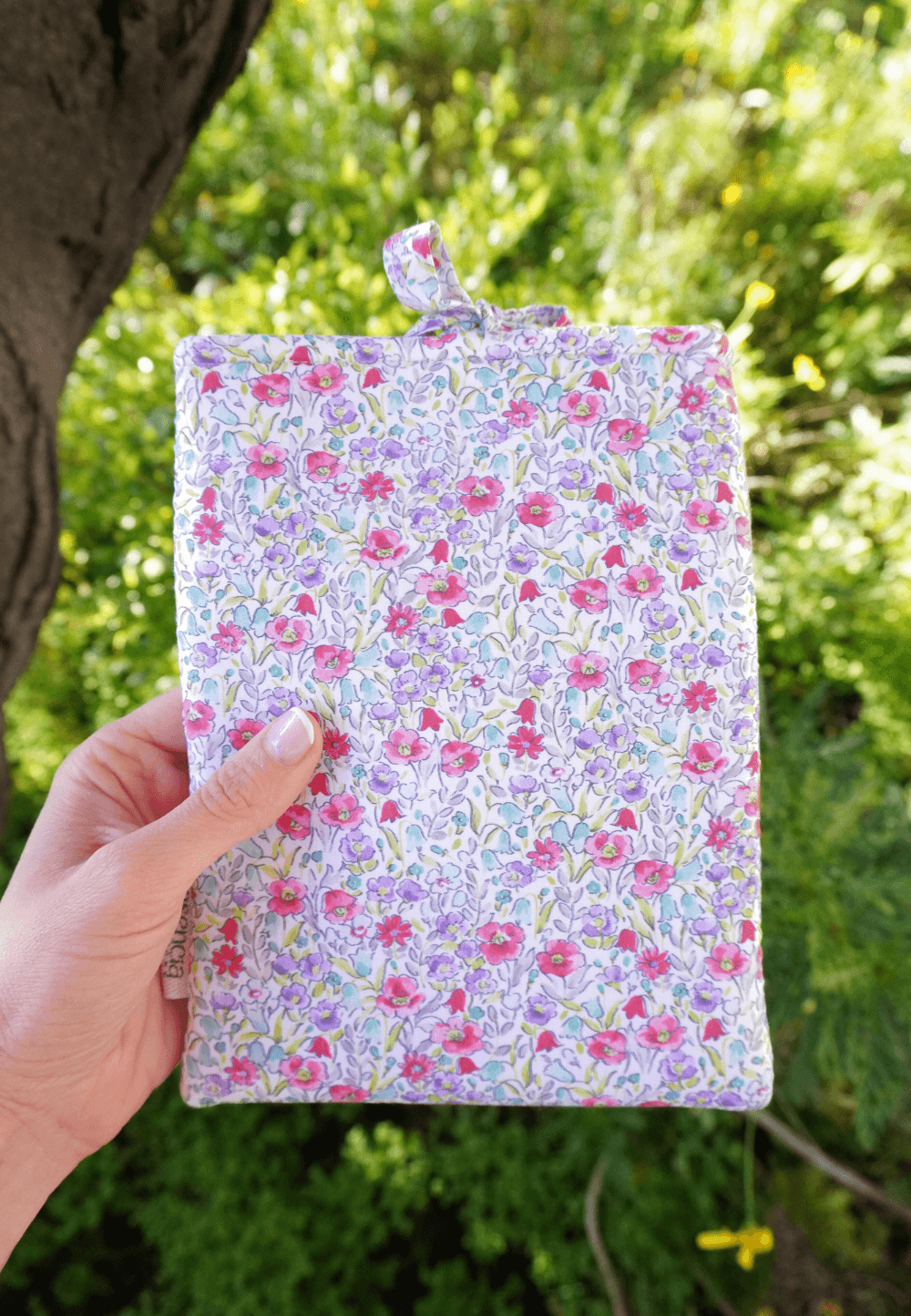 funda moderna para ebook con flores y hecha a mano