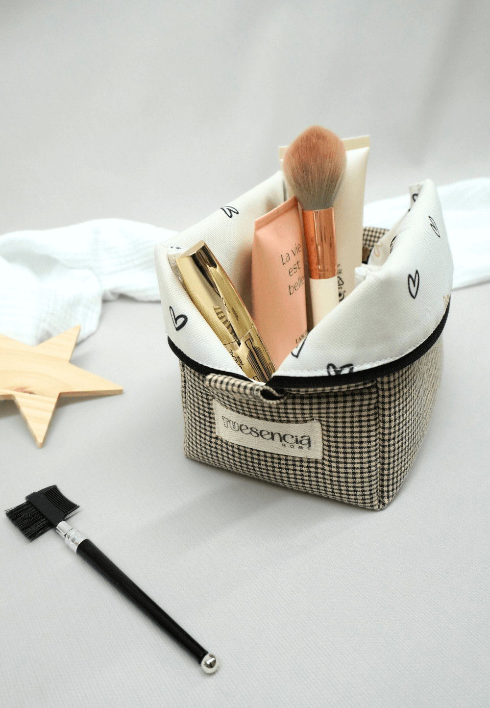 neceser maquillaje impermeable mujer vichy beige y negro