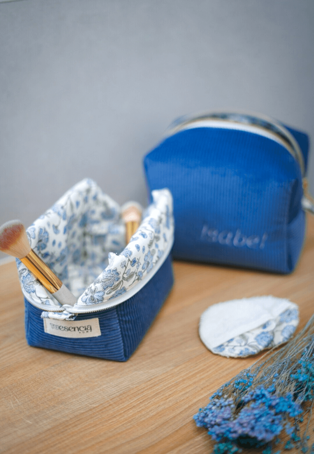 neceser de viaje azul mujer pana