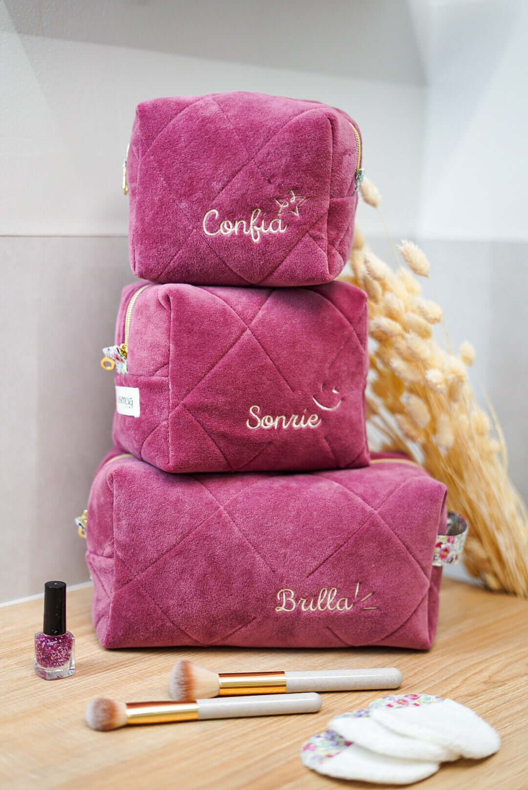 conjunto de neceseres de viaje para mujer en rosa