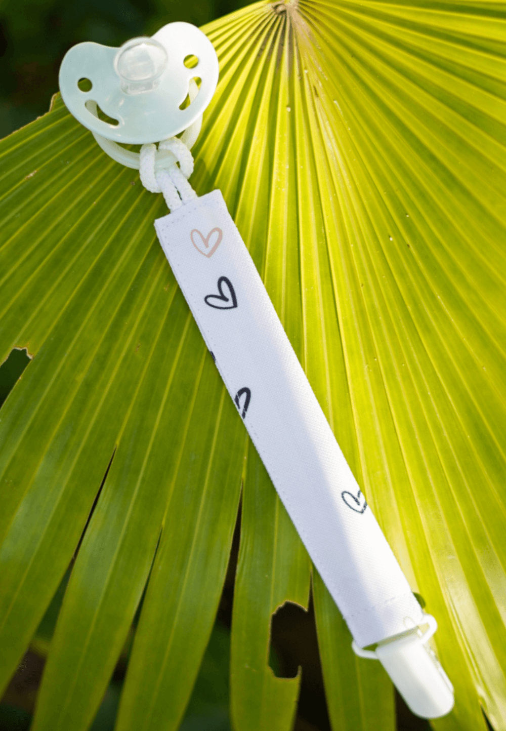 chupetero bebe corazones impermeable con pinza