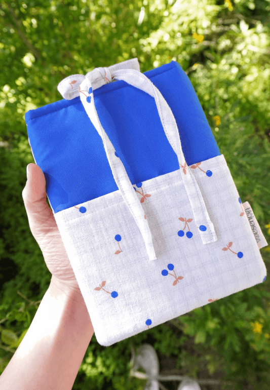 funda azul para ebook kindle paperwhite azul electrico con cerezas azules
