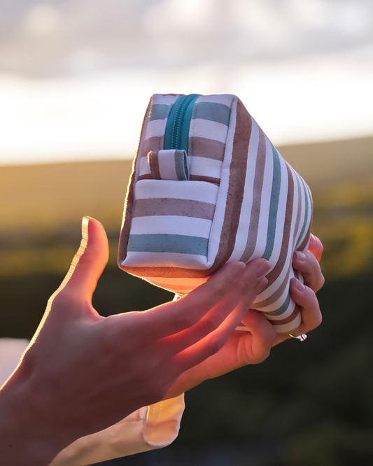 Neceser pequeño Riviera Stripe · Para tus esenciales diarios