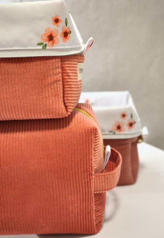 Set de Viaje Clay Bloom · 3 Neceseres de Pana Florencia