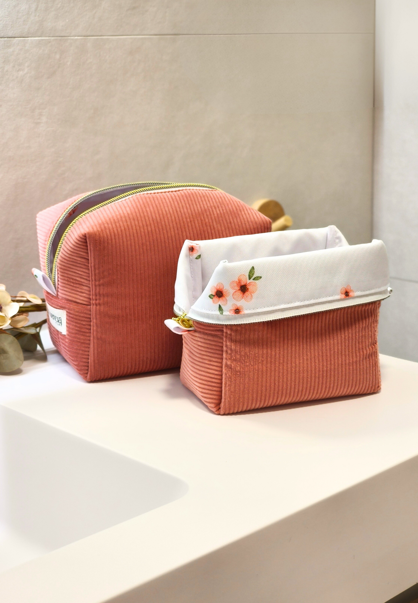 Set de Viaje Clay Bloom · 3 Neceseres de Pana Florencia