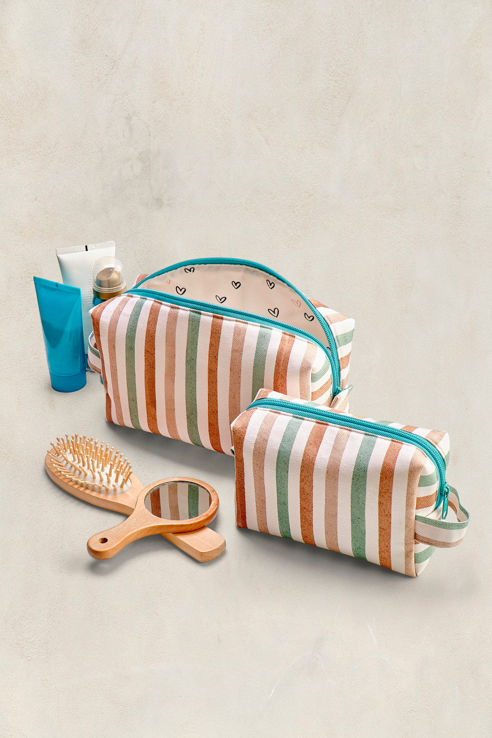 Set de dos neceseres Riviera Stripe – el combo ideal