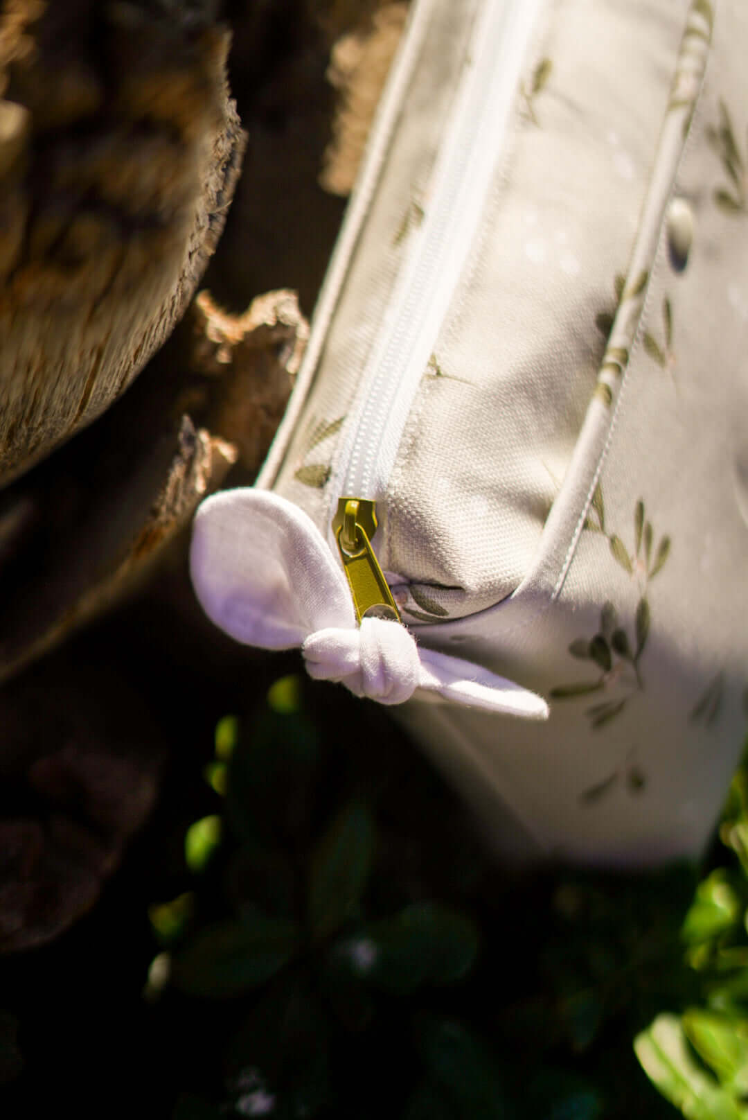 Pañalera Olive Bloom · Porta pañales y toallitas impermeable