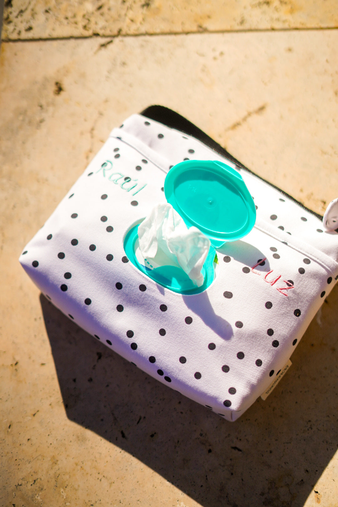 Pañalera Black Dots · Todo a mano, con estilo