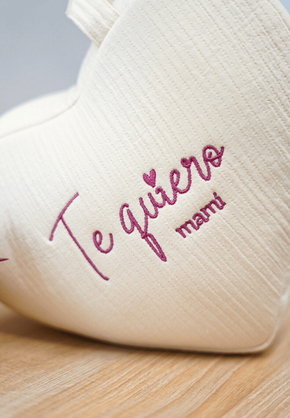 bordado te quiero mami original para regalar a mamás
