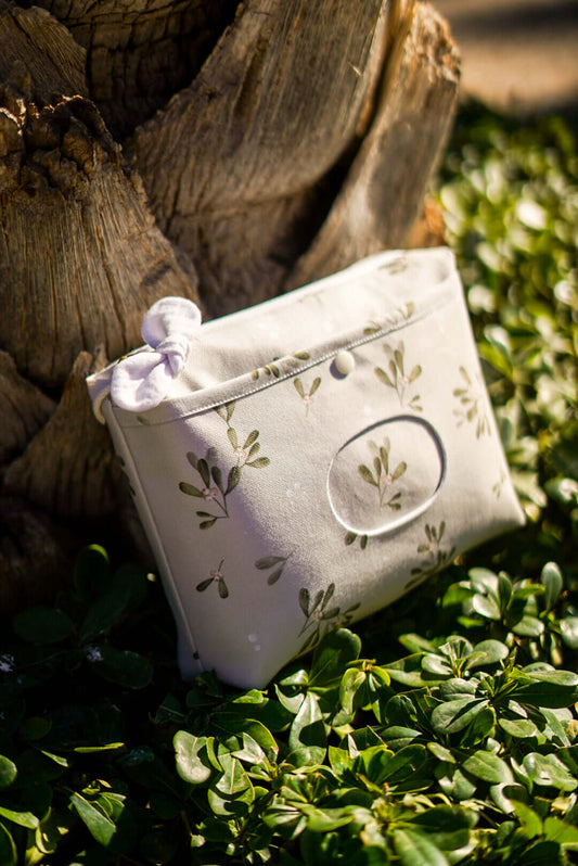 Pañalera Olive Bloom · Porta pañales y toallitas impermeable