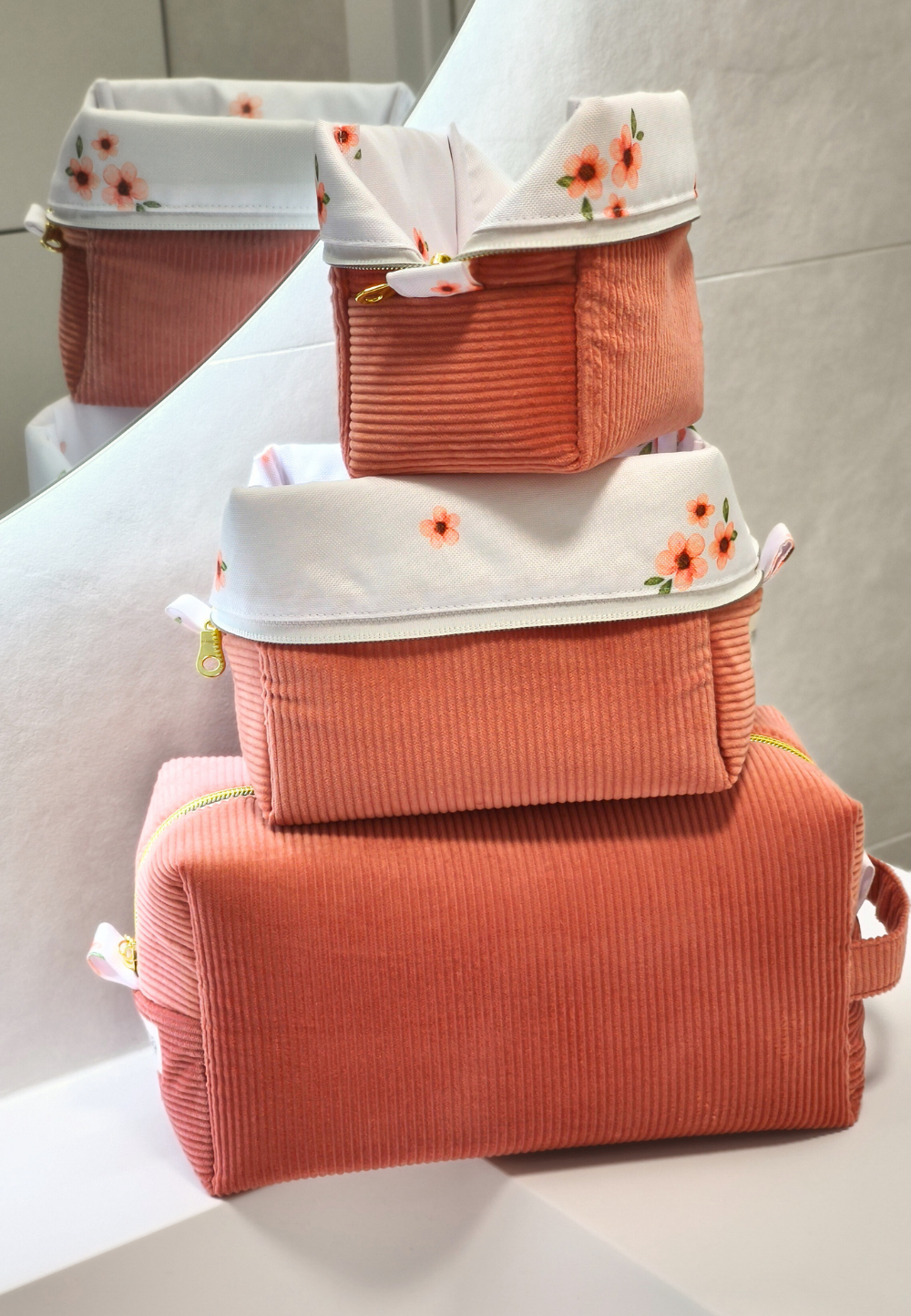 Set de Viaje Clay Bloom · 3 Neceseres de Pana Florencia